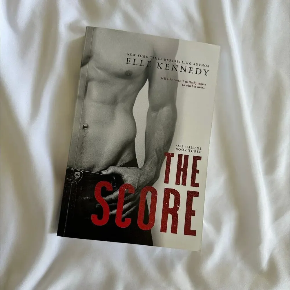 The Score Elle Kennedy Off Campus Oop Model Cover Paperback